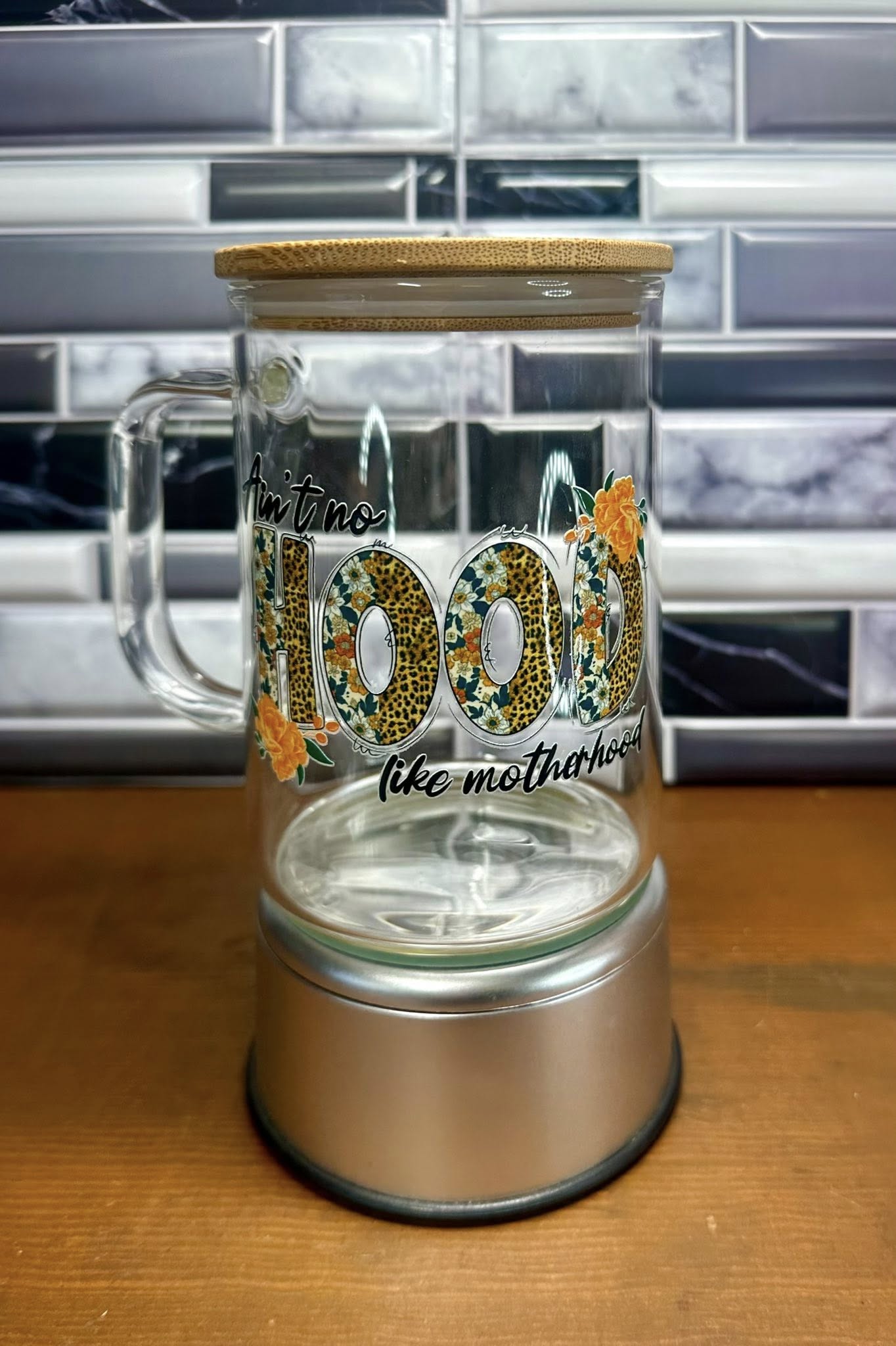 Ain't No Hood Like Motherhood - 15 oz Glass Mug with Bamboo Lid